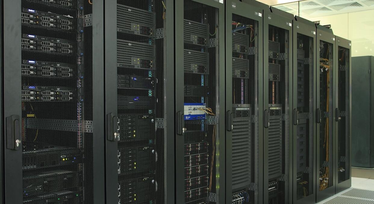 動環(huán)監(jiān)控系統(tǒng)：數(shù)字時(shí)代基礎(chǔ)設(shè)施的“守護(hù)神”